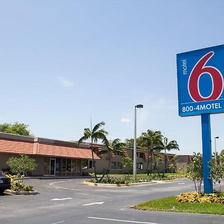 Motel 6-Miami, Fl Doral Exteriér fotografie