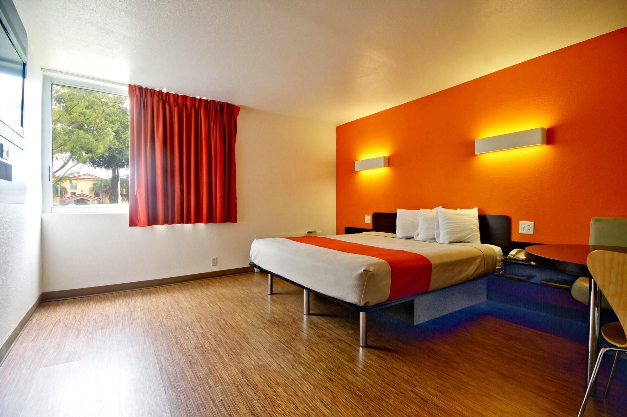 Motel 6-Miami, Fl Doral Exteriér fotografie