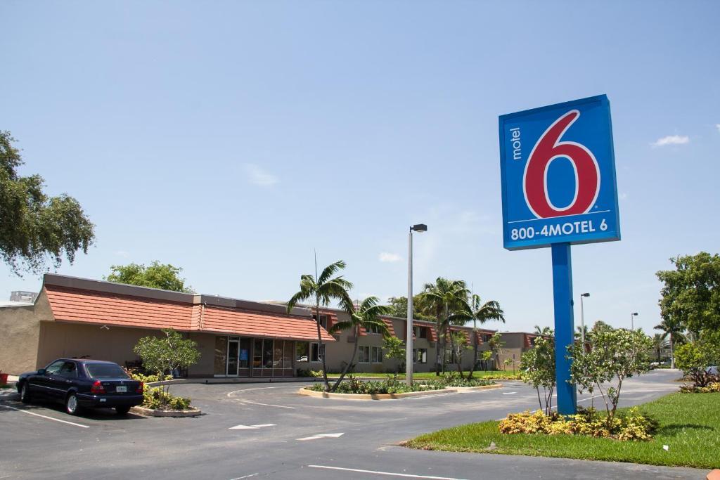 Motel 6-Miami, Fl Doral Exteriér fotografie